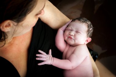 Chrypka u niemowląt - kiedy iść do lekarza?