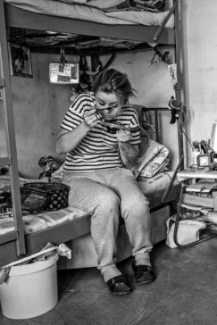 Fotograf w więzieniu dla kobiet - intrygujące zdjęcia w Galerii B&B