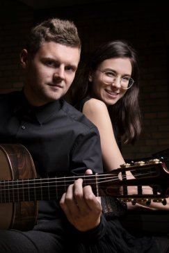 Gitarzysta i pianistka