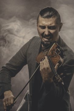 Poeta skrzypiec