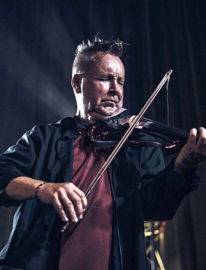 Zagra genialny Nigel Kennedy