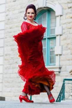 Dialog fortepianu, perkusji, gitary i tańca flamenco