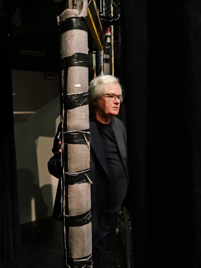Zwiedzanie teatru z Januszem Legoniem
