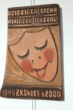 Stroje, koronki, stare fotografie. Wystawa na 50-lecie ROK-u