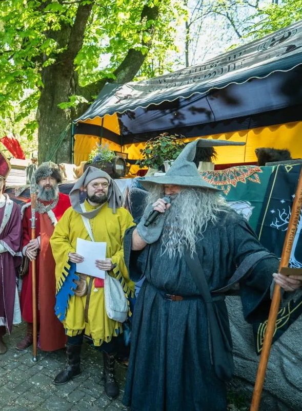 Dwa dni historii, fantastyki i widowisk