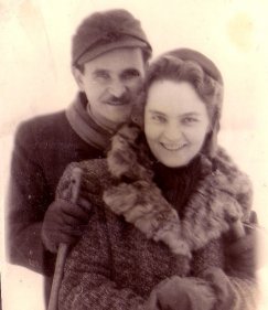 Pierwsze lata małżeństwa – w Cisownicy na nartach, 1947 r.