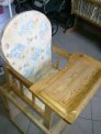 Drewniane krzesełko do karmienia        cena 45,00 PLN