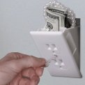 schowek jak gniazdko elektryczne