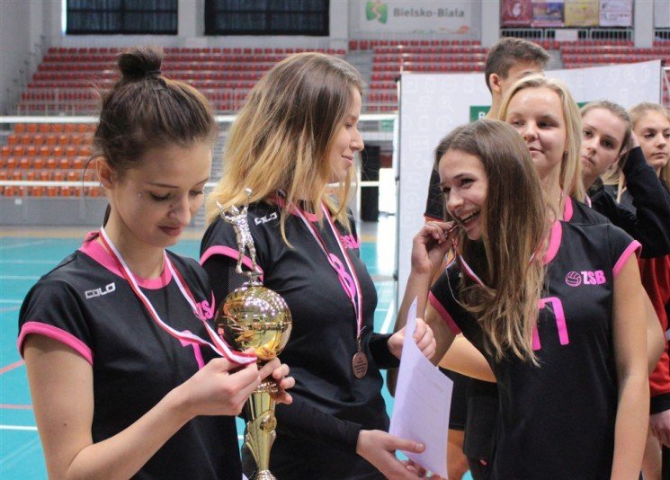 Maraton siatkarski pod Dębowcem. Serw po beskidzku