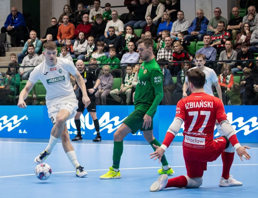 Efektowna inauguracja nowej hali. Ten mecz przejdzie do historii bielskiego klubu