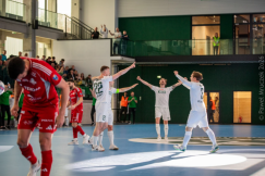 Zabójcza końcówka i piękny gol z woleja. Pierwszy krok w stronę półfinału zrobiony