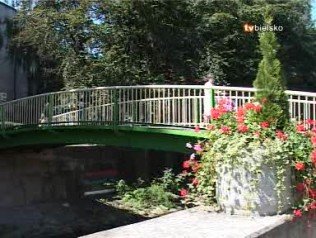 Krzywy mostek odnowiony
