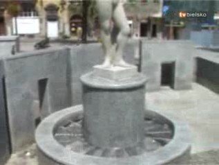 Kąpiel w fontannie niewskazana