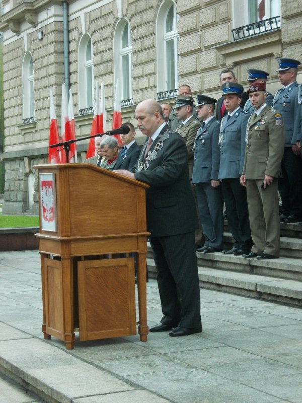 Patriotycznie przed ratuszem