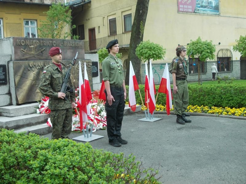 Patriotycznie przed ratuszem