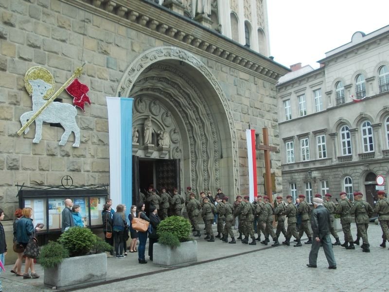 Patriotycznie przed ratuszem