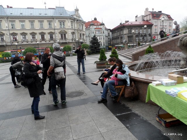 Matki karmiące na placu Chrobrego
