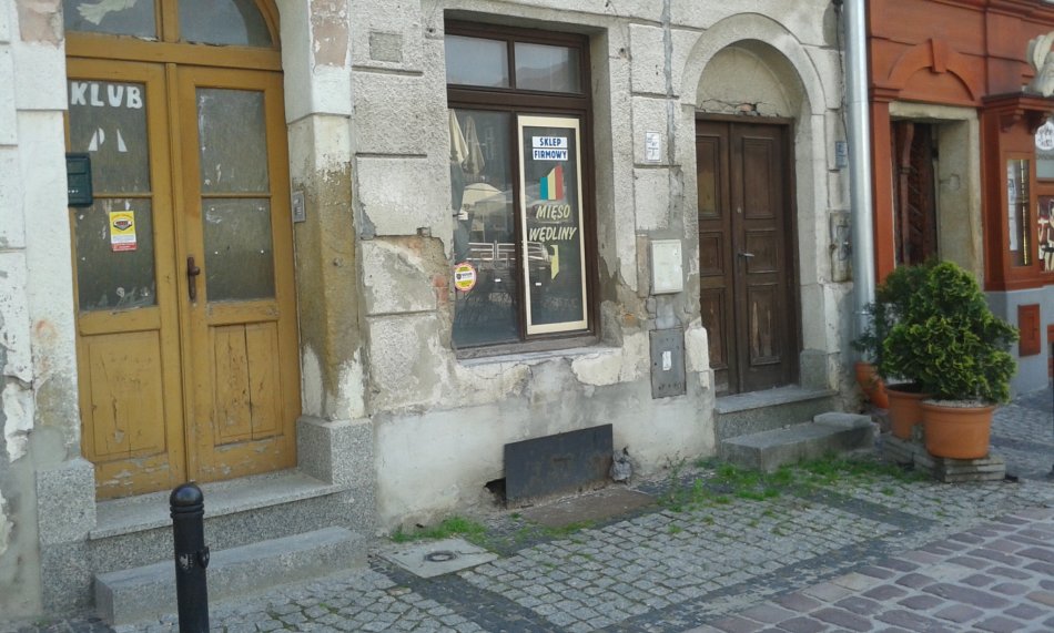 Odnawiają kolejną kamienicę