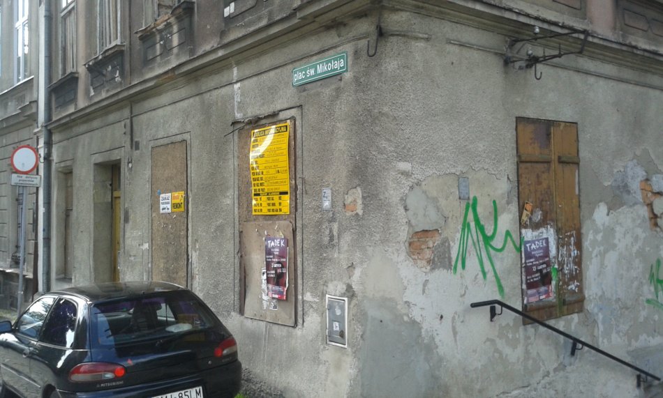Odnawiają kolejną kamienicę