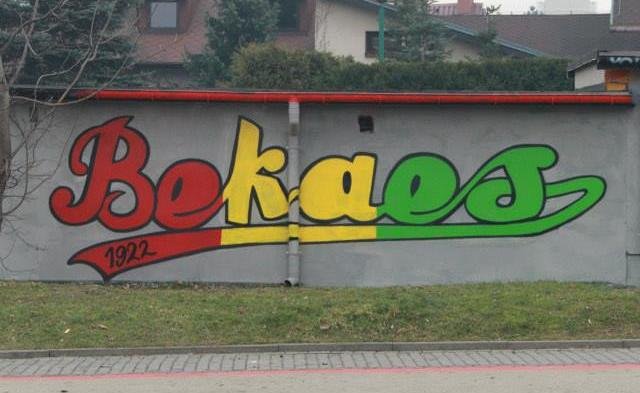 Kibice szukają ścian