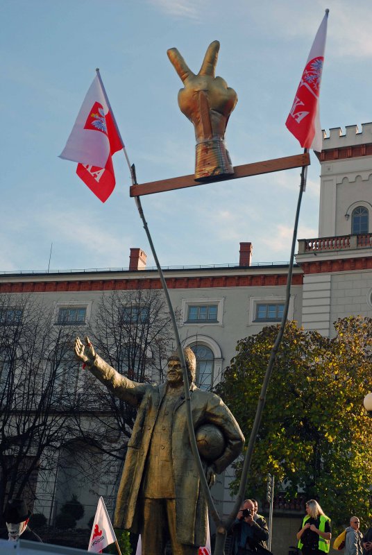 Złoty premier na placu - foto