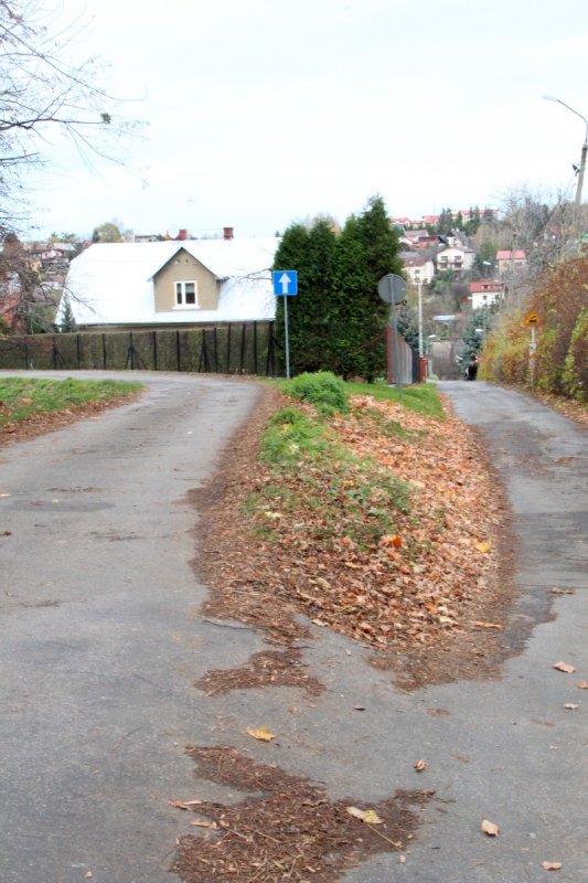 Kuriozum drogowe w Starym Bielsku