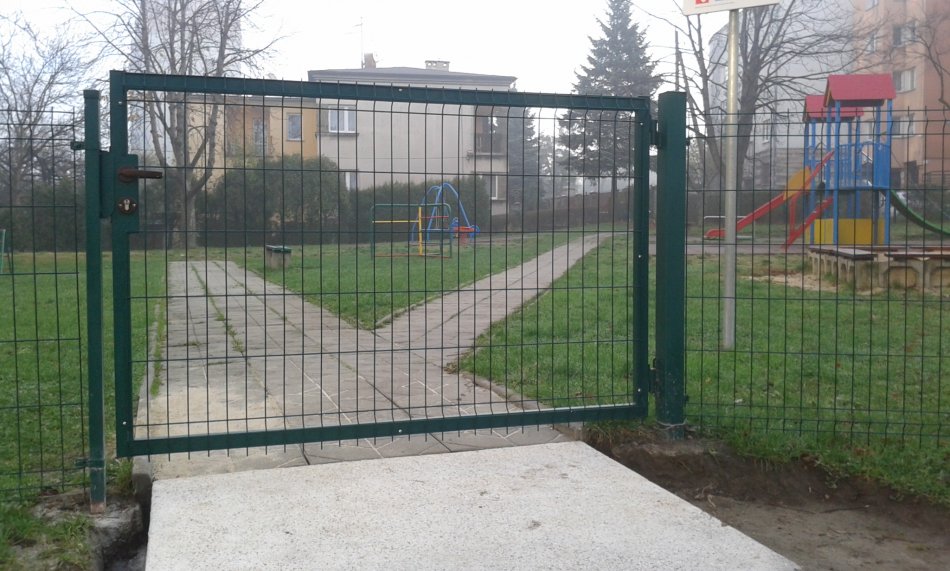 W mieście przybywa nowych barier