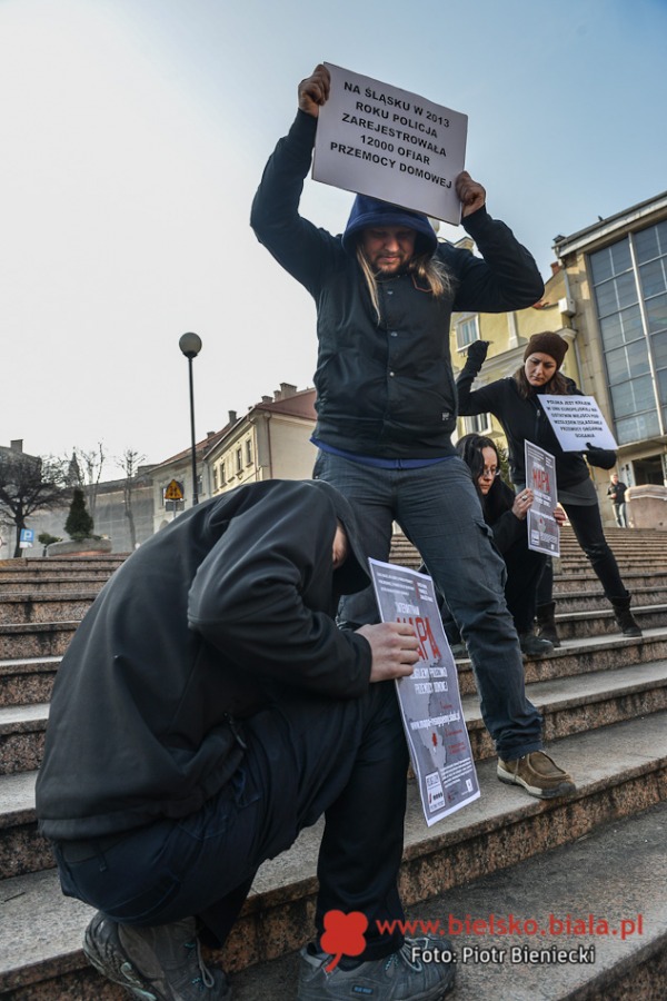 Krótki spektakl o przemocy - foto