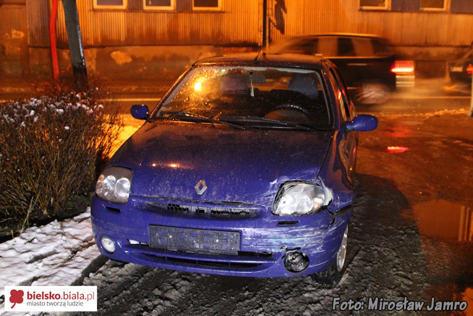 Ostre zderzenie na skrzyżowaniu