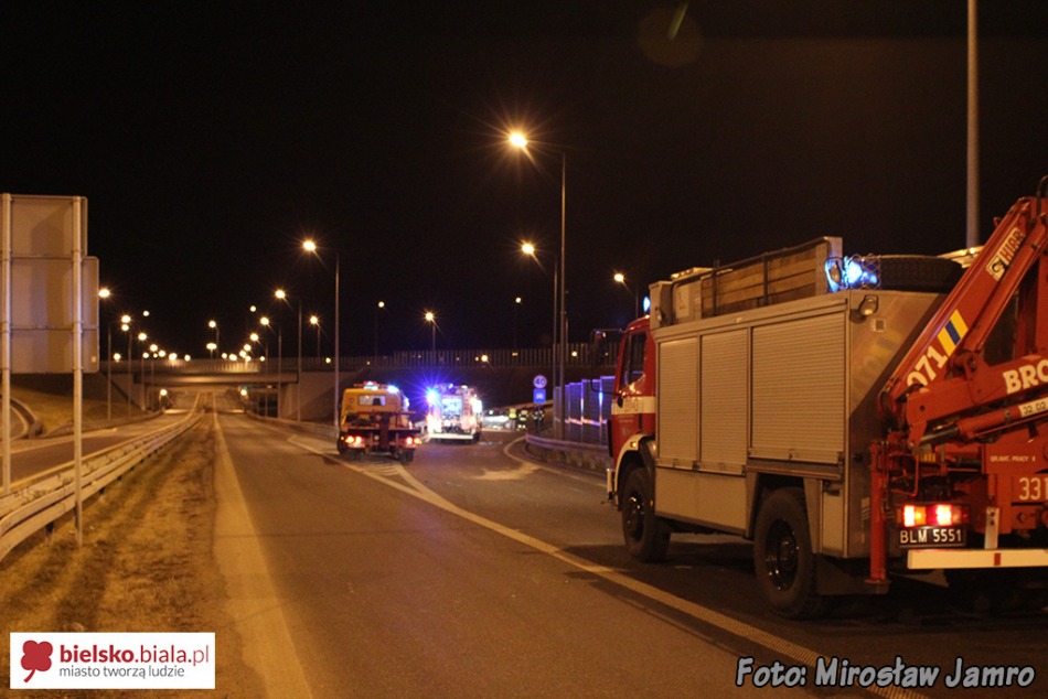 Nocne dachowanie w centrum - foto