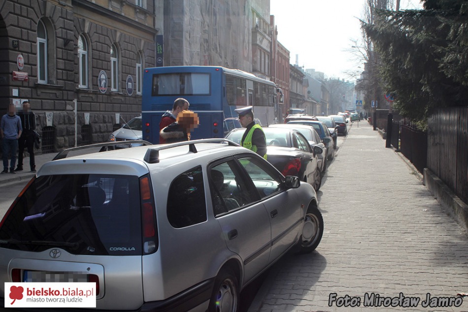 Zasłabł za kierownicą?