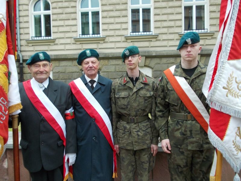 Uroczyście przed ratuszem - galeria