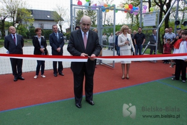 Z pompą na boisku - foto