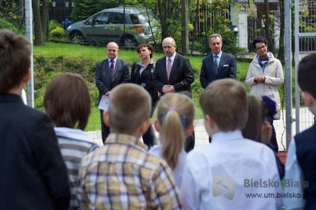 Z pompą na boisku - foto