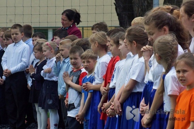 Z pompą na boisku - foto