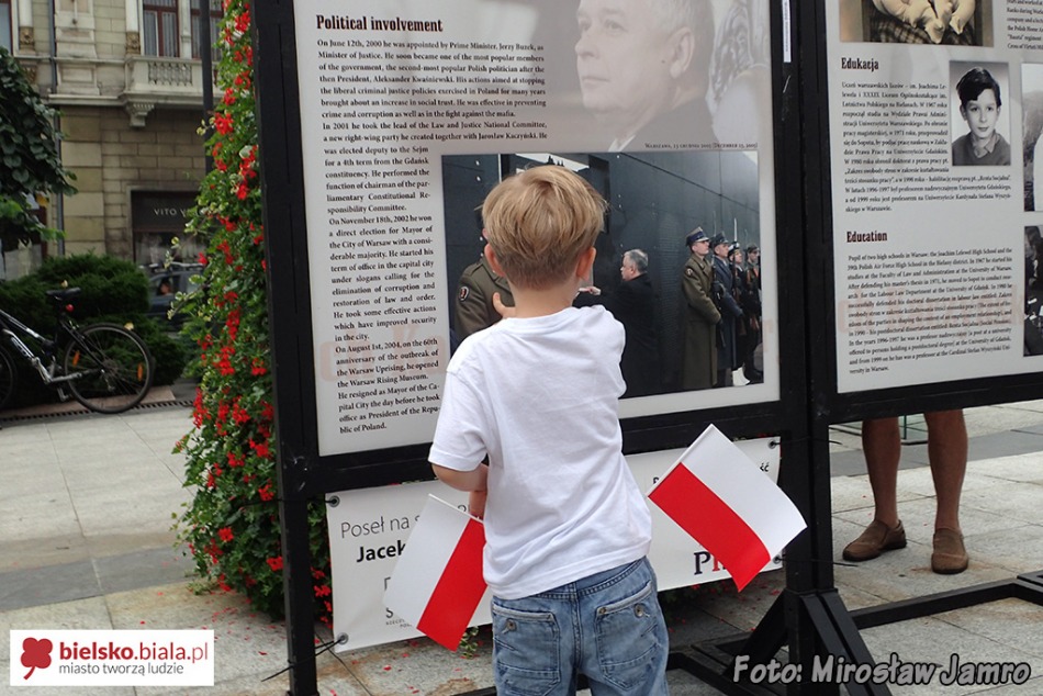 Pamiętali o godzinie ?W? - foto