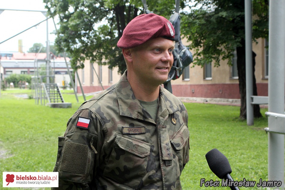 Minister odwiedził spadochroniarzy - foto