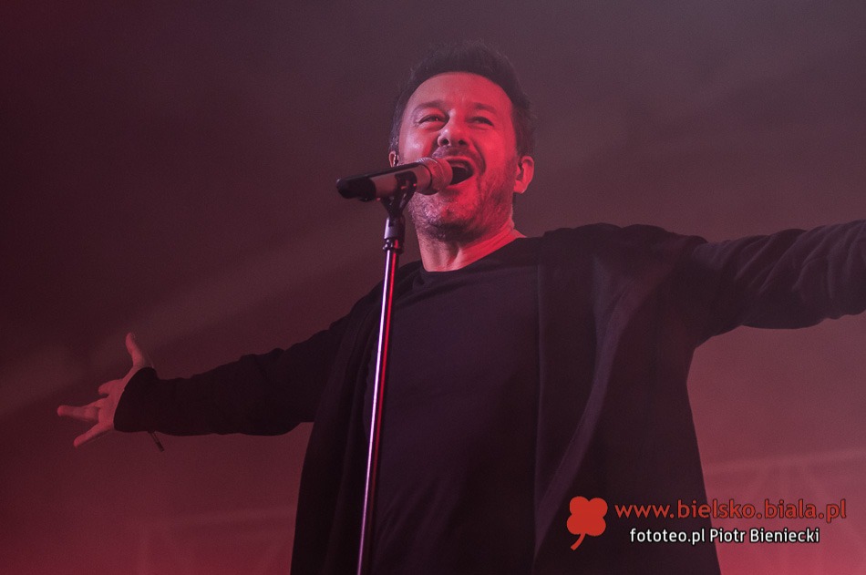 Tłumy na Piasku - galeria