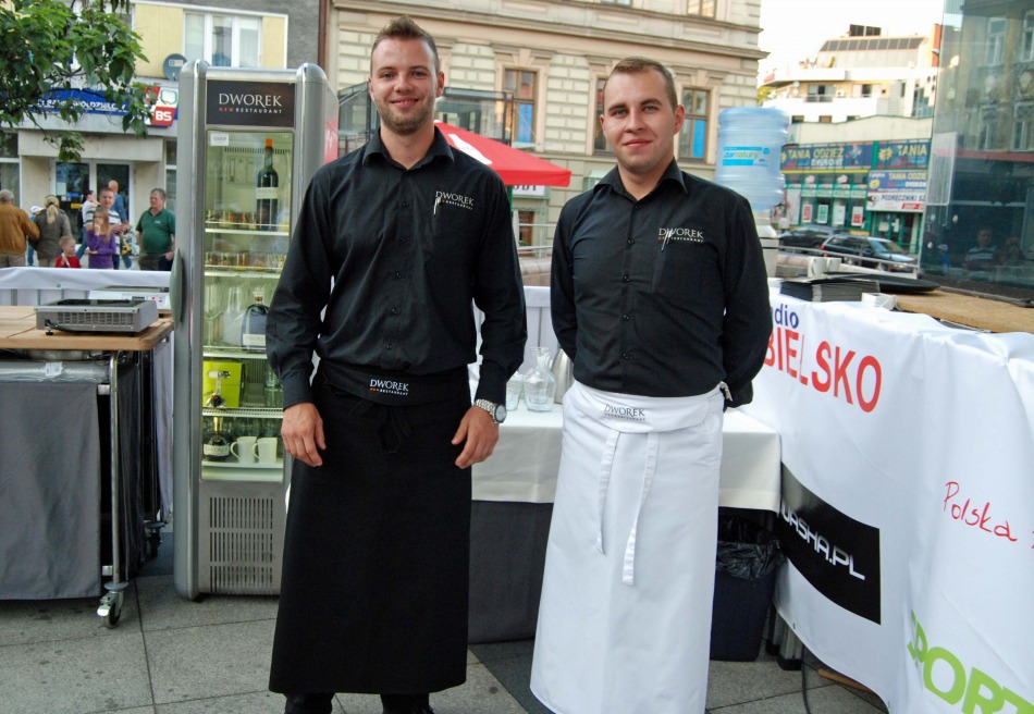 Szybka piłka w szklanym pudle