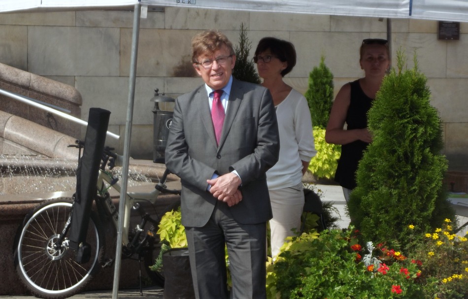 Sienkiewicz w pełnym słońcu - foto