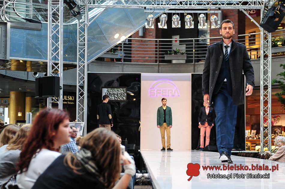W bieliźnie im do twarzy