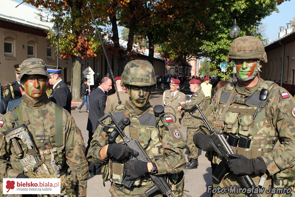 Dynamiczne pokazy komandosów - foto