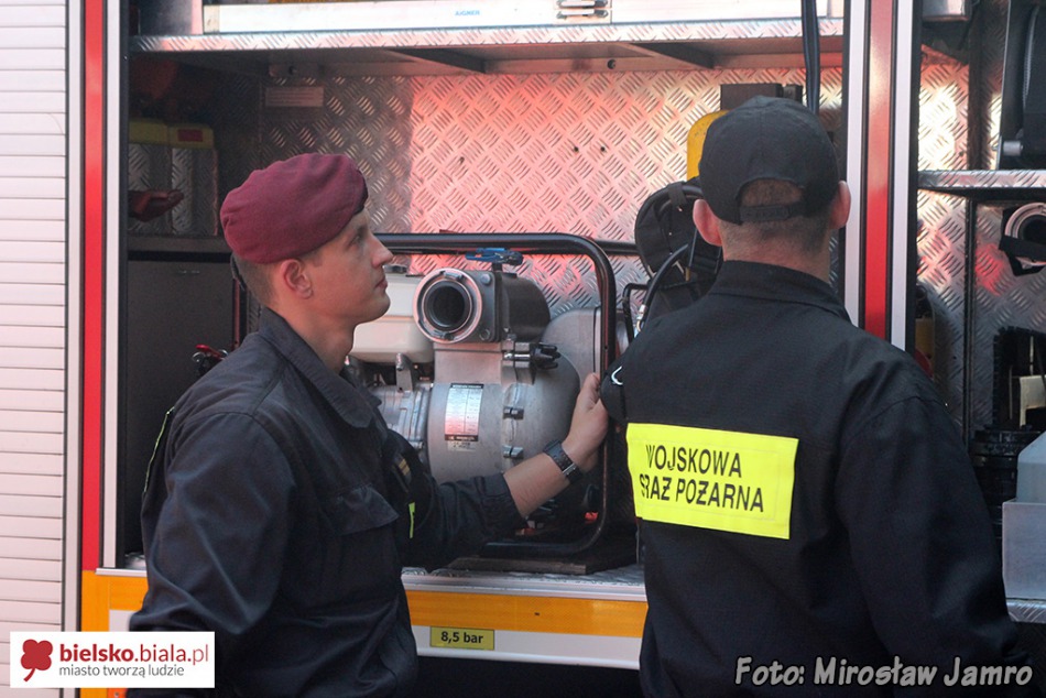 Dynamiczne pokazy komandosów - foto