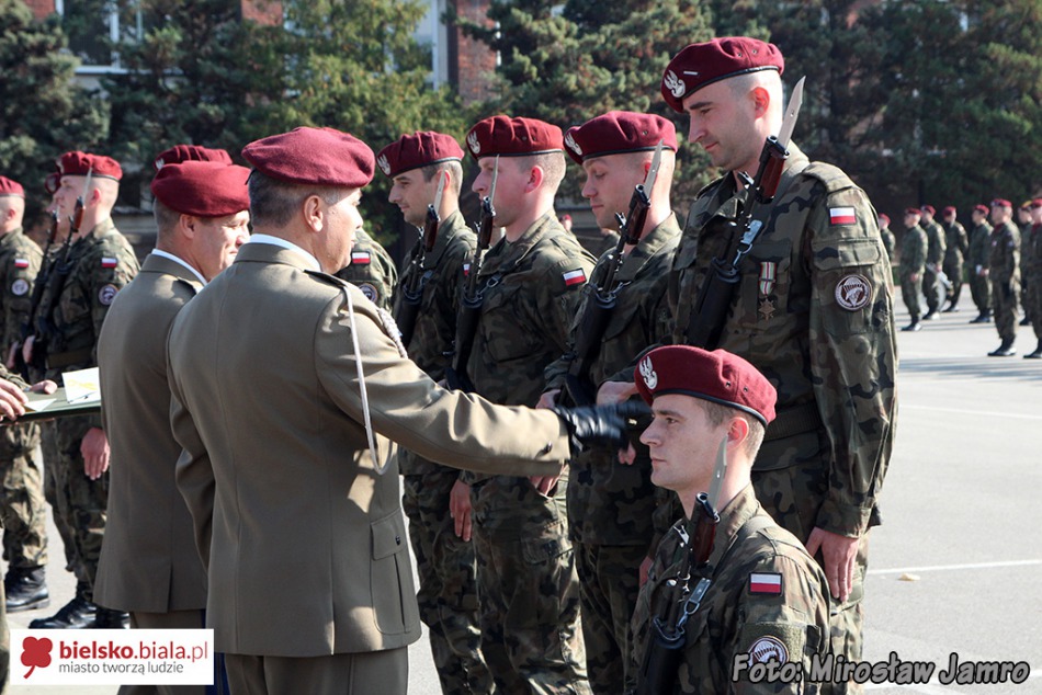 Dynamiczne pokazy komandosów - foto