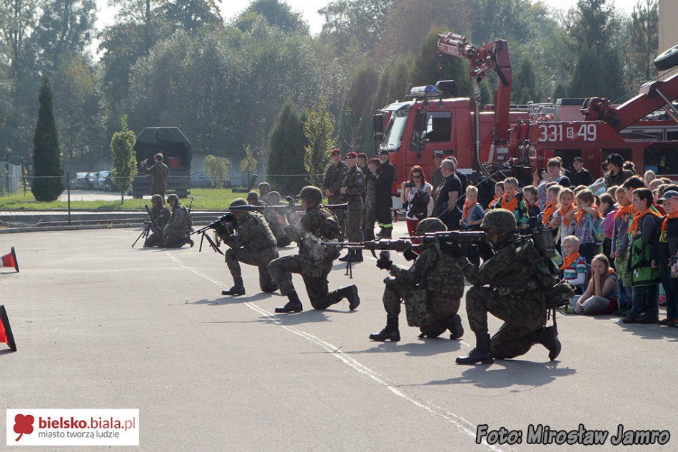 Dynamiczne pokazy komandosów - foto