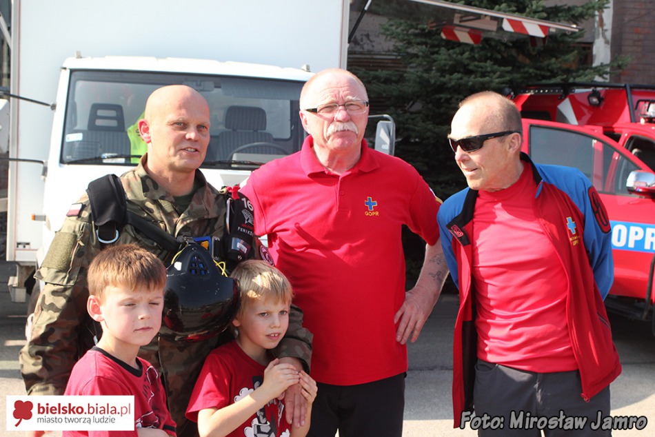 Dynamiczne pokazy komandosów - foto