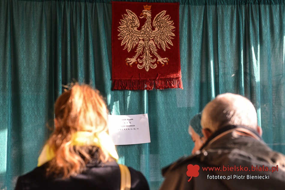 Bielszczanie przy urnach - galeria