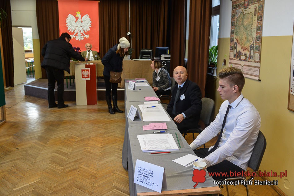 Bielszczanie przy urnach - galeria