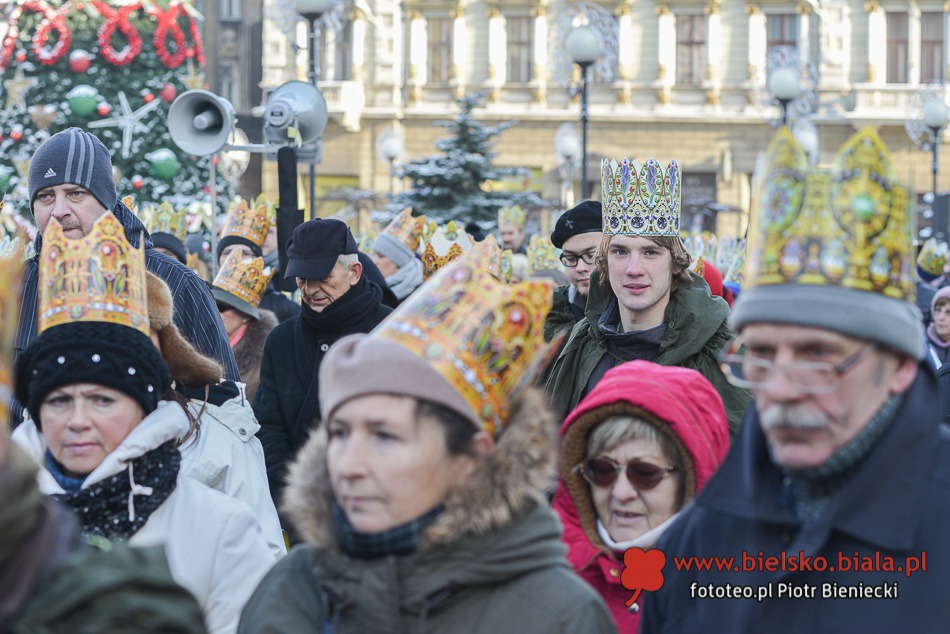 Orszak połączył miasto