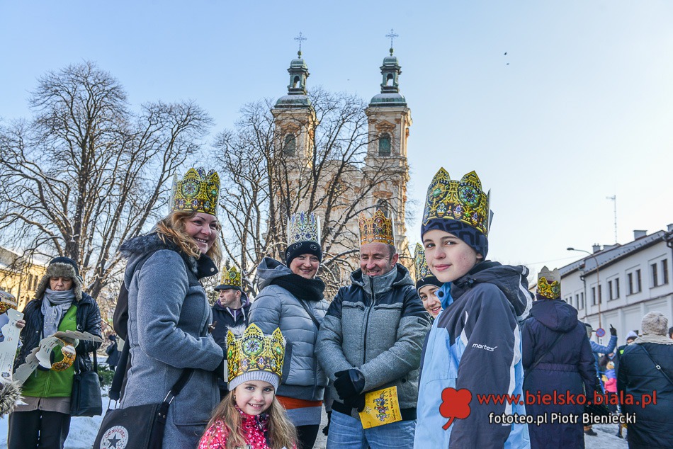 Orszak połączył miasto